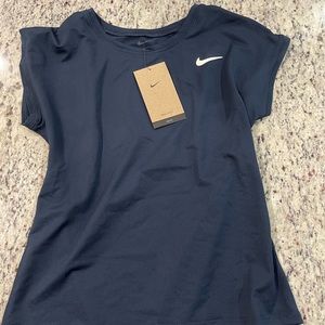 Nike women’s tennis top